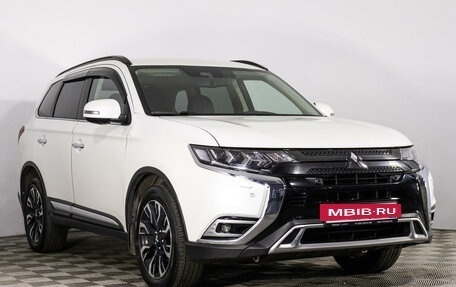 Mitsubishi Outlander III рестайлинг 3, 2021 год, 3 389 000 рублей, 3 фотография