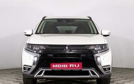 Mitsubishi Outlander III рестайлинг 3, 2021 год, 3 389 000 рублей, 2 фотография