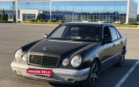 Mercedes-Benz E-Класс, 1998 год, 450 000 рублей, 2 фотография