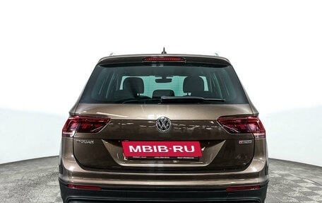 Volkswagen Tiguan II, 2018 год, 2 297 000 рублей, 6 фотография