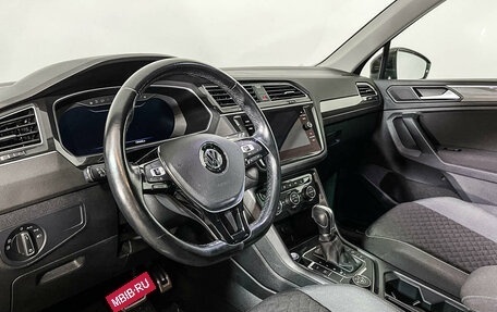 Volkswagen Tiguan II, 2018 год, 2 297 000 рублей, 13 фотография