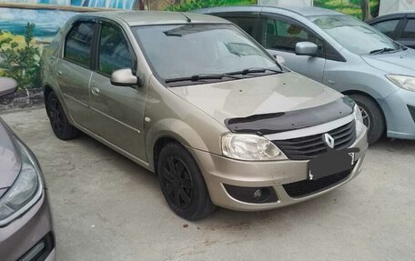 Renault Logan II, 2013 год, 300 000 рублей, 2 фотография