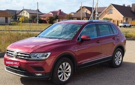 Volkswagen Tiguan II, 2017 год, 2 200 000 рублей, 2 фотография