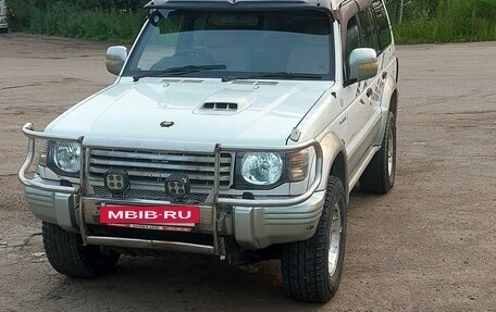 Mitsubishi Pajero III рестайлинг, 1996 год, 700 000 рублей, 3 фотография