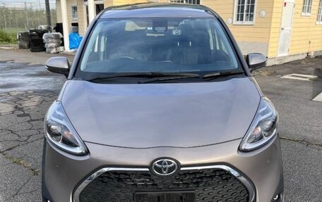 Toyota Sienta II, 2020 год, 1 392 000 рублей, 9 фотография