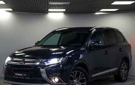 Mitsubishi Outlander III рестайлинг 3, 2017 год, 1 995 000 рублей, 19 фотография