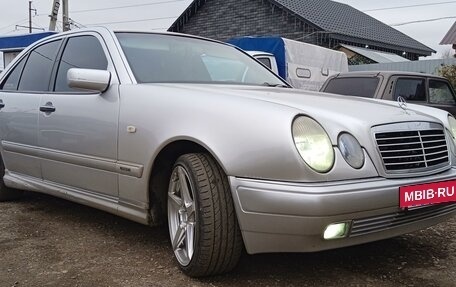 Mercedes-Benz E-Класс, 1997 год, 680 000 рублей, 9 фотография