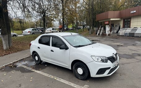 Renault Logan II, 2016 год, 700 000 рублей, 3 фотография