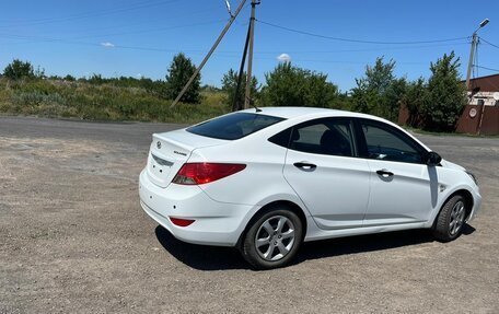 Hyundai Solaris II рестайлинг, 2014 год, 1 000 000 рублей, 3 фотография