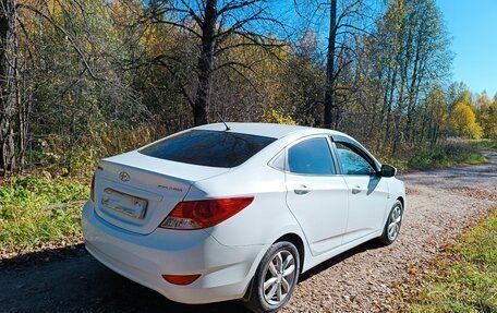 Hyundai Solaris II рестайлинг, 2013 год, 700 000 рублей, 2 фотография