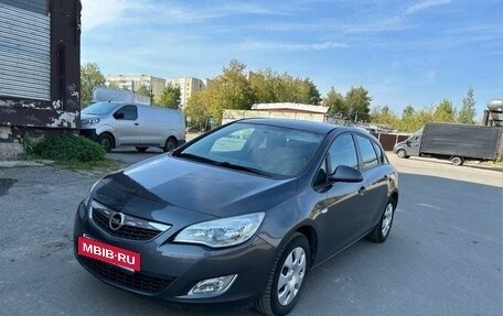 Opel Astra J, 2010 год, 750 000 рублей, 3 фотография