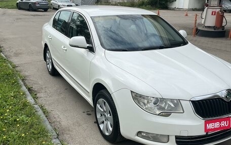 Skoda Superb III рестайлинг, 2011 год, 890 000 рублей, 4 фотография