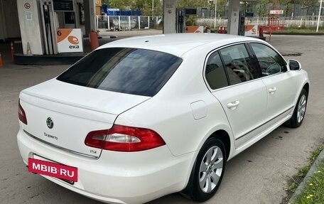 Skoda Superb III рестайлинг, 2011 год, 890 000 рублей, 6 фотография