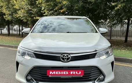 Toyota Camry, 2017 год, 2 250 000 рублей, 2 фотография