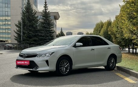 Toyota Camry, 2017 год, 2 250 000 рублей, 3 фотография