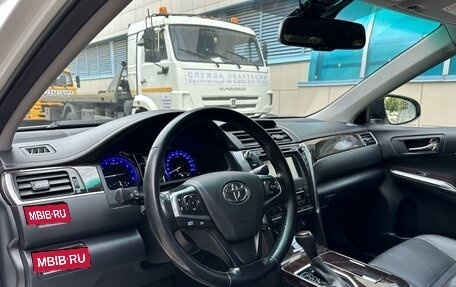 Toyota Camry, 2017 год, 2 250 000 рублей, 16 фотография