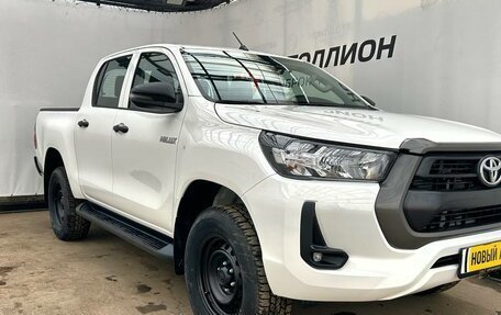 Toyota Hilux VIII, 2022 год, 5 190 000 рублей, 7 фотография