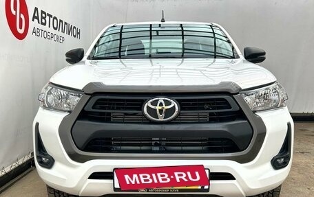 Toyota Hilux VIII, 2022 год, 5 190 000 рублей, 8 фотография