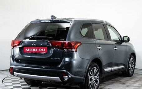 Mitsubishi Outlander III рестайлинг 3, 2017 год, 2 449 000 рублей, 5 фотография