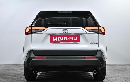 Toyota RAV4, 2023 год, 3 690 000 рублей, 6 фотография