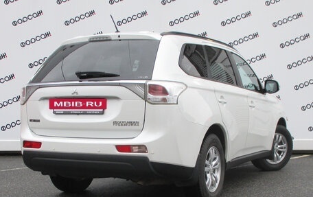 Mitsubishi Outlander III рестайлинг 3, 2013 год, 1 699 000 рублей, 6 фотография