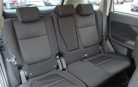 Mitsubishi Outlander III рестайлинг 3, 2013 год, 1 699 000 рублей, 13 фотография