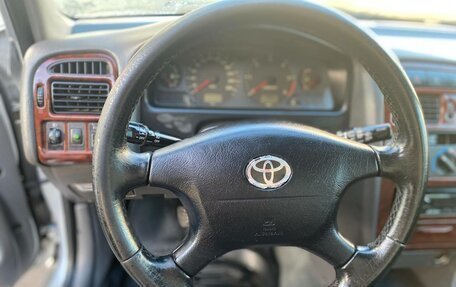 Toyota Avensis III рестайлинг, 2000 год, 415 000 рублей, 9 фотография