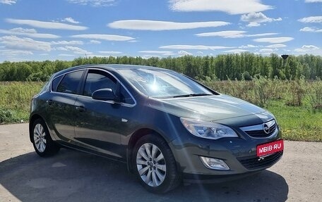 Opel Astra J, 2011 год, 890 000 рублей, 1 фотография