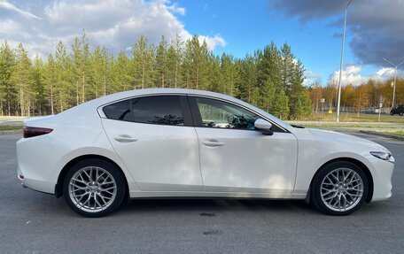 Mazda 3, 2019 год, 2 000 000 рублей, 7 фотография