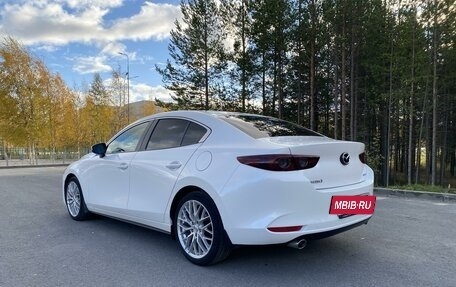 Mazda 3, 2019 год, 2 000 000 рублей, 4 фотография