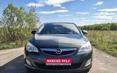 Opel Astra J, 2011 год, 890 000 рублей, 2 фотография