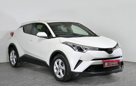 Toyota C-HR I рестайлинг, 2017 год, 1 998 000 рублей, 3 фотография