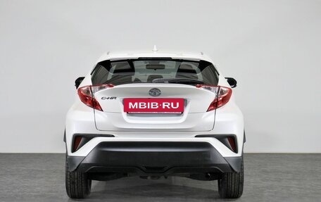 Toyota C-HR I рестайлинг, 2017 год, 1 998 000 рублей, 5 фотография