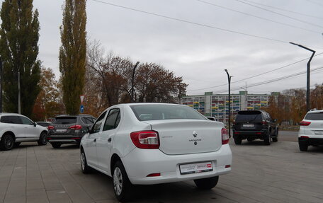 Renault Logan II, 2018 год, 899 000 рублей, 4 фотография