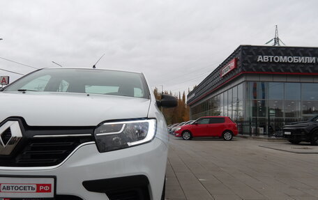 Renault Logan II, 2018 год, 899 000 рублей, 10 фотография