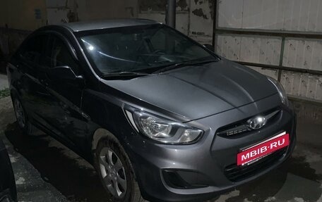 Hyundai Solaris II рестайлинг, 2011 год, 750 000 рублей, 2 фотография