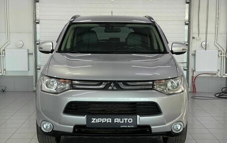 Mitsubishi Outlander III рестайлинг 3, 2013 год, 1 719 000 рублей, 2 фотография