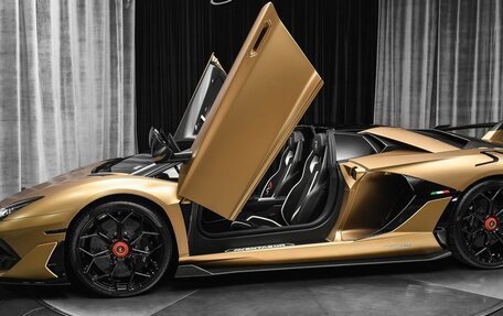 Lamborghini Aventador I рестайлинг, 2021 год, 93 836 024 рублей, 3 фотография