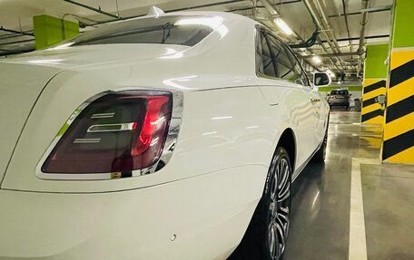 Rolls-Royce Ghost Series II рестайлинг, 2021 год, 47 000 000 рублей, 6 фотография