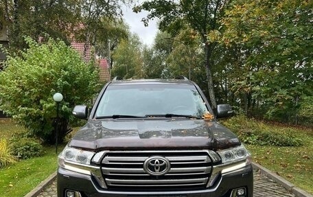 Toyota Land Cruiser 200, 2015 год, 8 000 000 рублей, 2 фотография