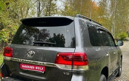 Toyota Land Cruiser 200, 2015 год, 8 000 000 рублей, 5 фотография