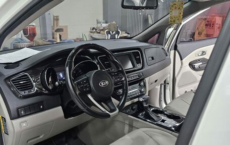 KIA Carnival III, 2020 год, 2 703 200 рублей, 10 фотография