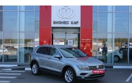 Volkswagen Tiguan II, 2018 год, 2 630 000 рублей, 3 фотография