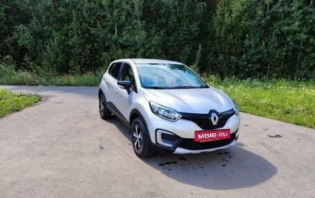 Renault Kaptur I рестайлинг, 2019 год, 2 250 000 рублей, 28 фотография