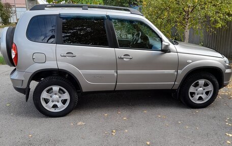 Chevrolet Niva I рестайлинг, 2012 год, 580 000 рублей, 3 фотография