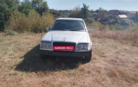 Mercedes-Benz E-Класс, 1993 год, 265 000 рублей, 3 фотография