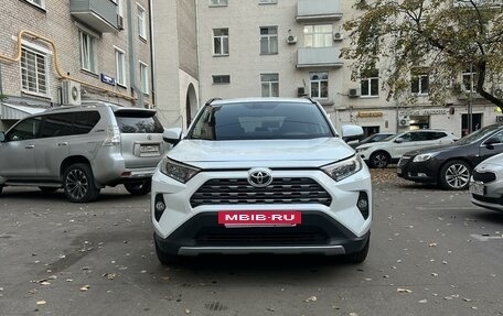 Toyota RAV4, 2021 год, 3 675 000 рублей, 3 фотография