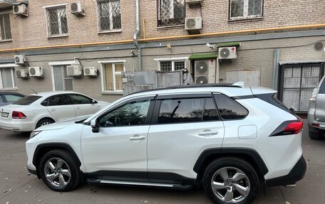 Toyota RAV4, 2021 год, 3 675 000 рублей, 4 фотография