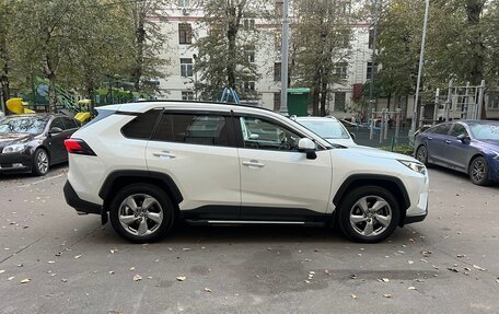 Toyota RAV4, 2021 год, 3 675 000 рублей, 7 фотография