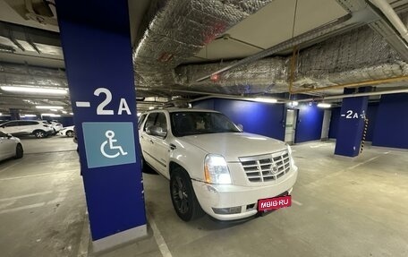 Cadillac Escalade III, 2010 год, 2 900 000 рублей, 13 фотография